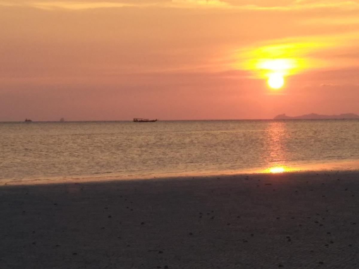 Beach House Taling Ngam Beach Buitenkant foto